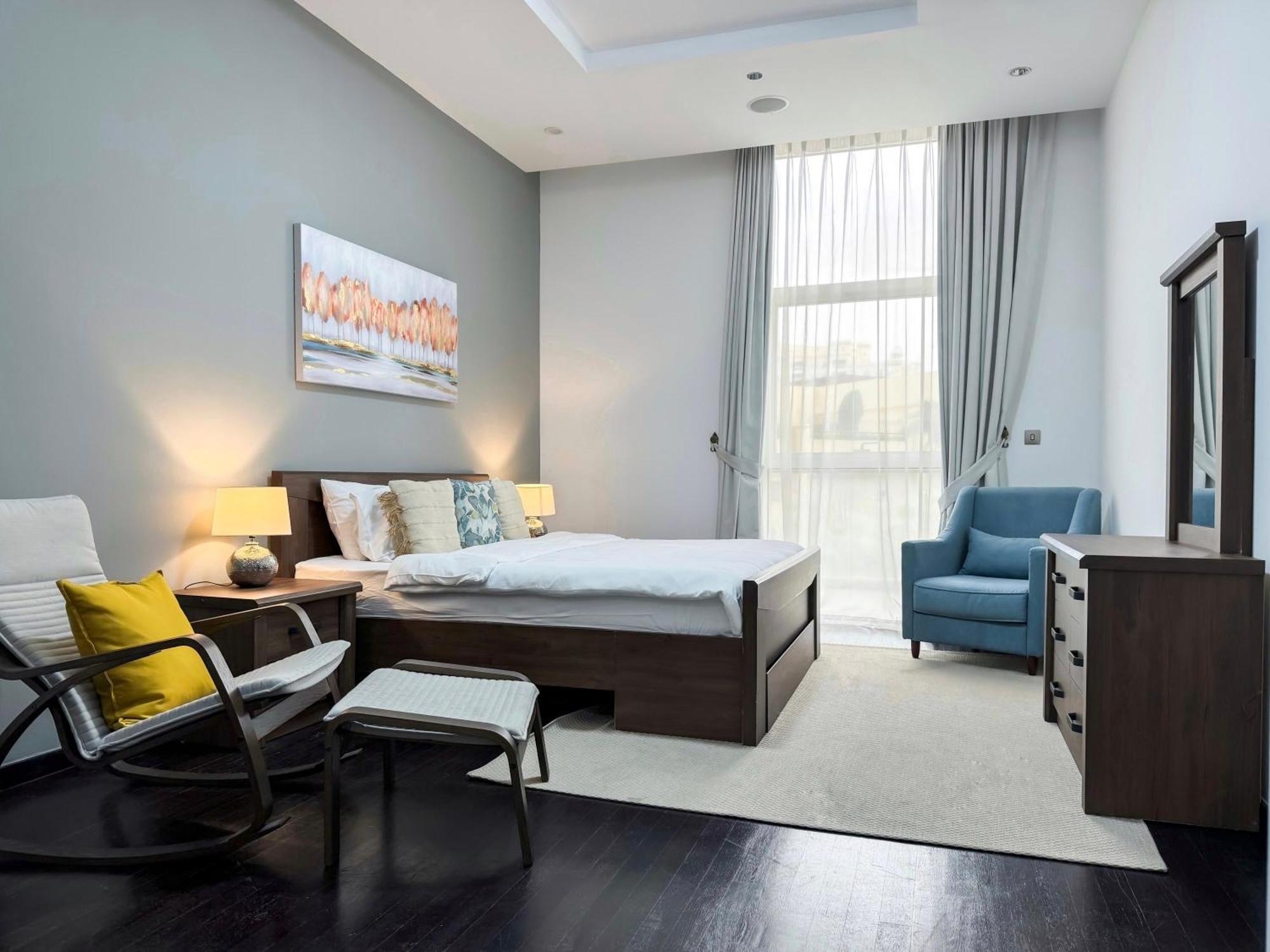 Modern Beachfront 1Br Apartment - Tiara Residence Дубай Екстериор снимка