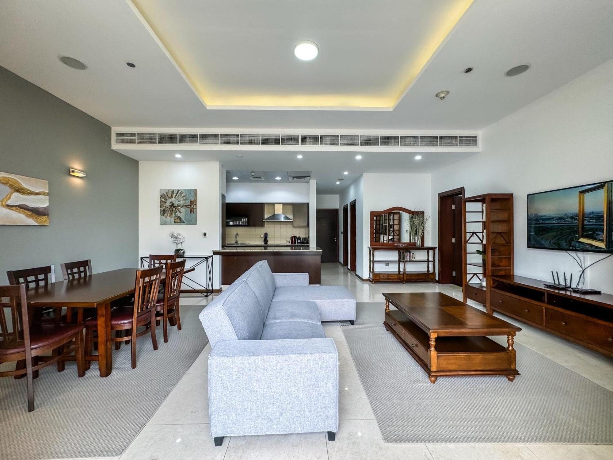 Modern Beachfront 1Br Apartment - Tiara Residence Дубай Екстериор снимка